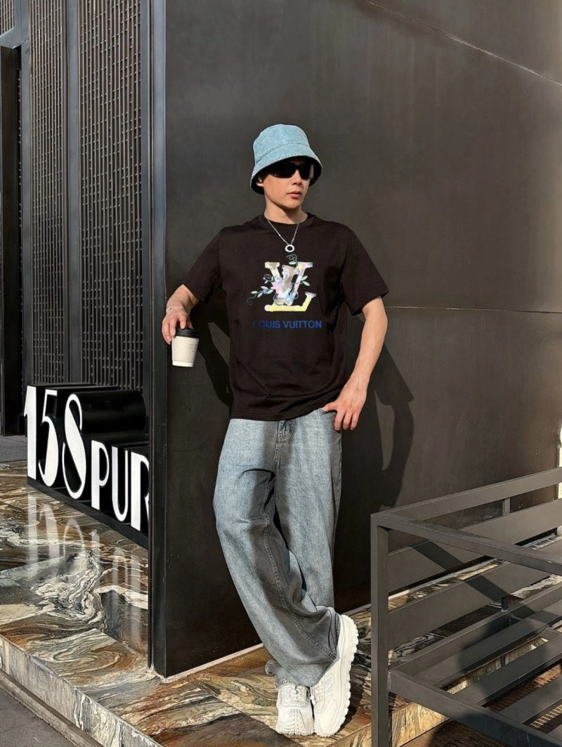 Louis Vuitton T-Shirts TimelessDesign 133475