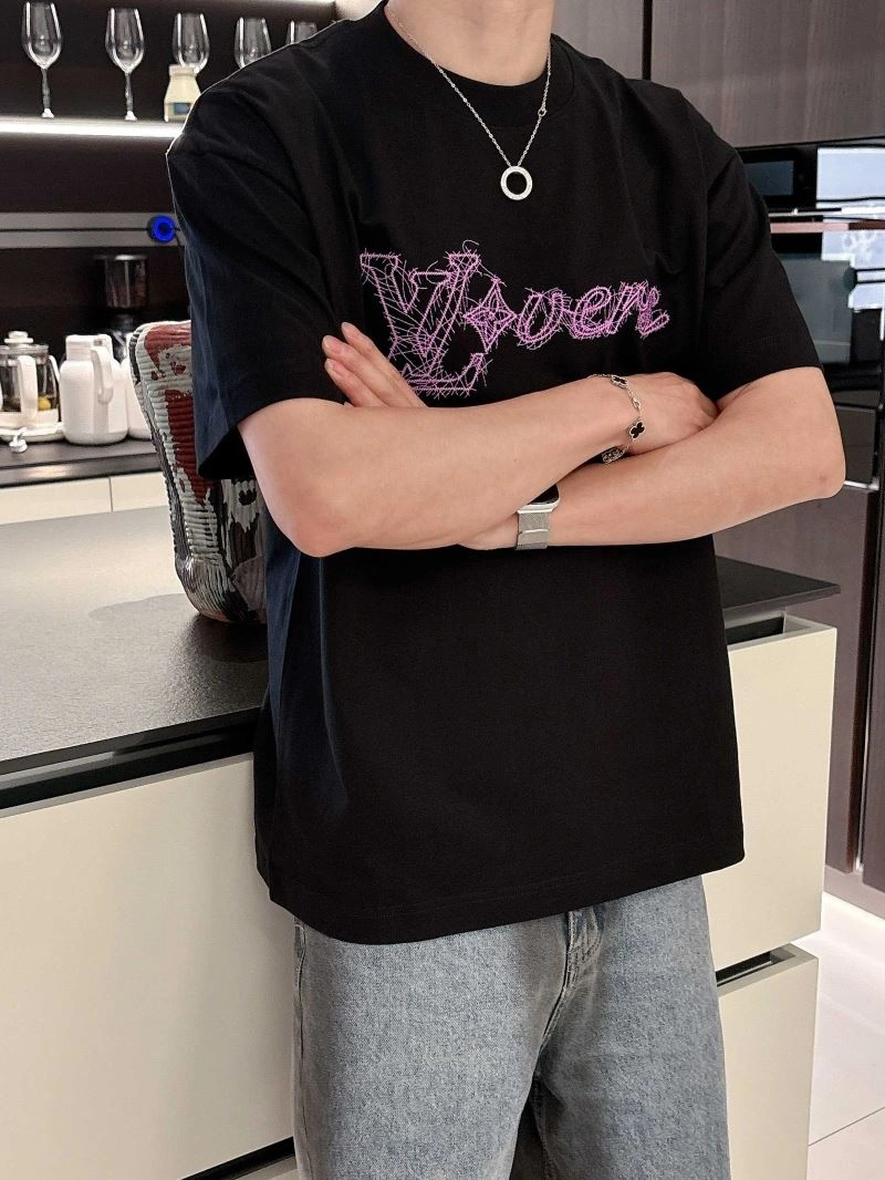 Upgraded Louis Vuitton T-Shirts 133472