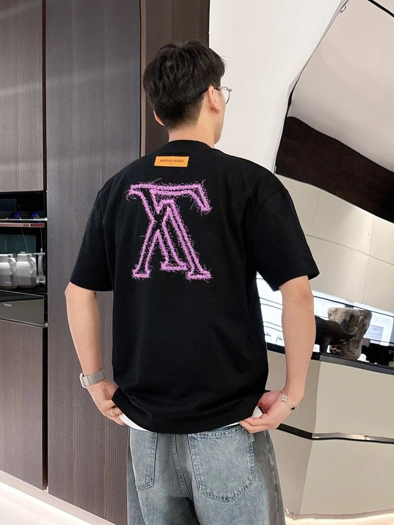 Upgraded Louis Vuitton T-Shirts 133472