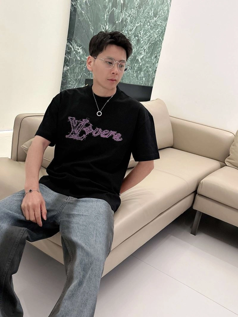Upgraded Louis Vuitton T-Shirts 133472
