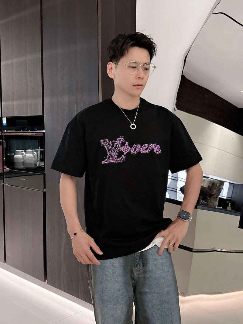 Upgraded Louis Vuitton T-Shirts 133472