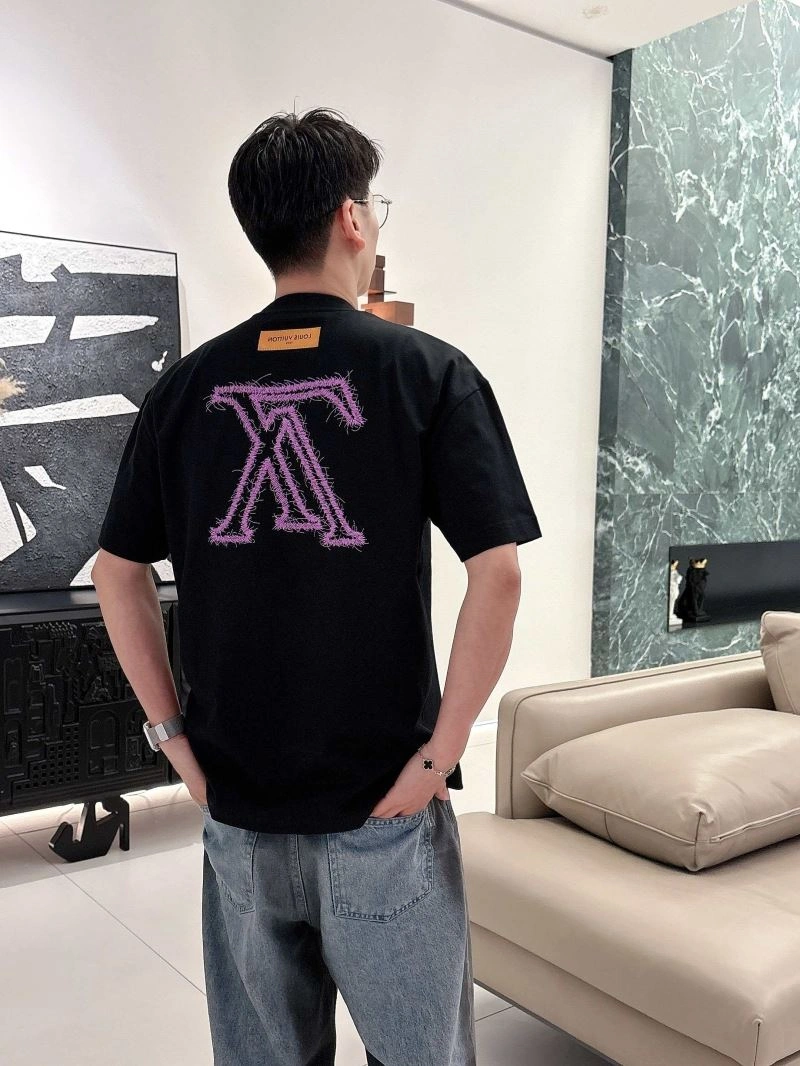 Upgraded Louis Vuitton T-Shirts 133472