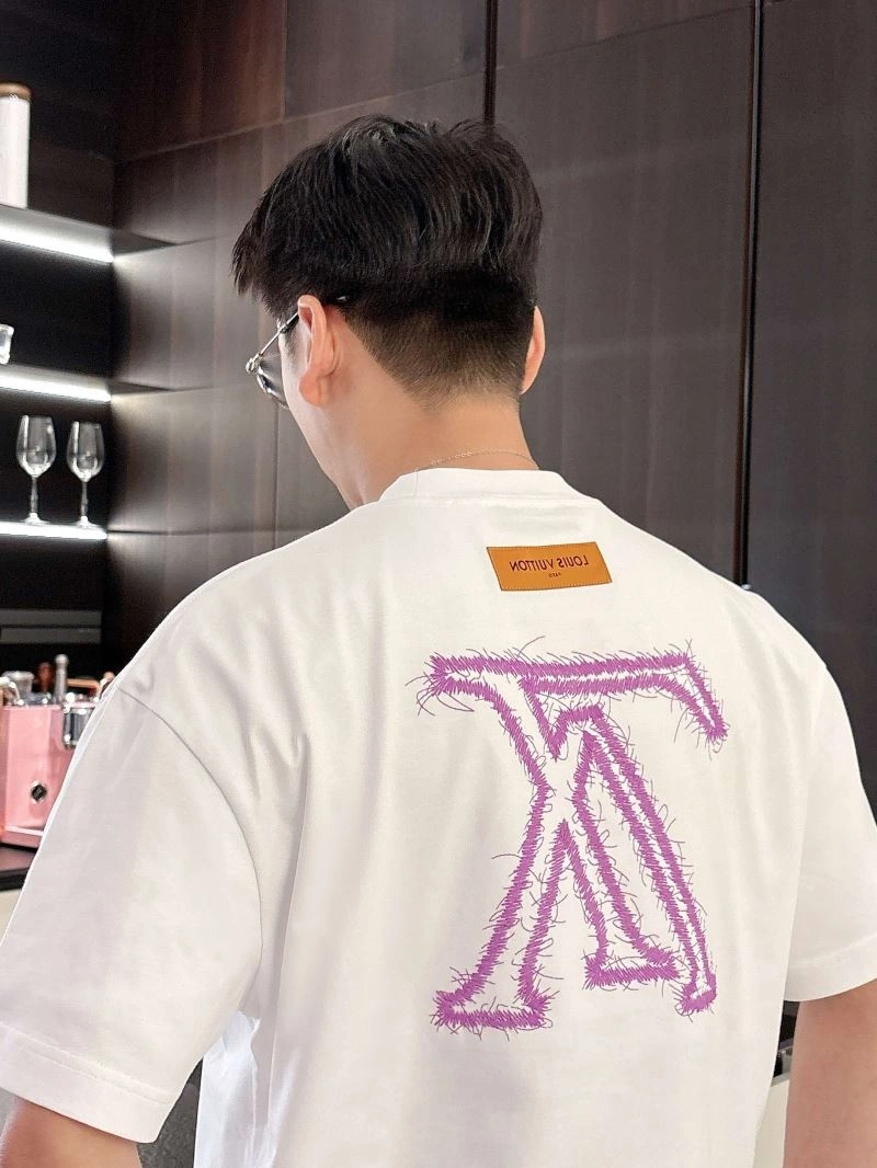 Comfortable Louis Vuitton T-Shirts 133470