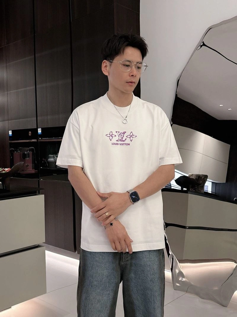 Louis Vuitton T-Shirts FashionForward 133469