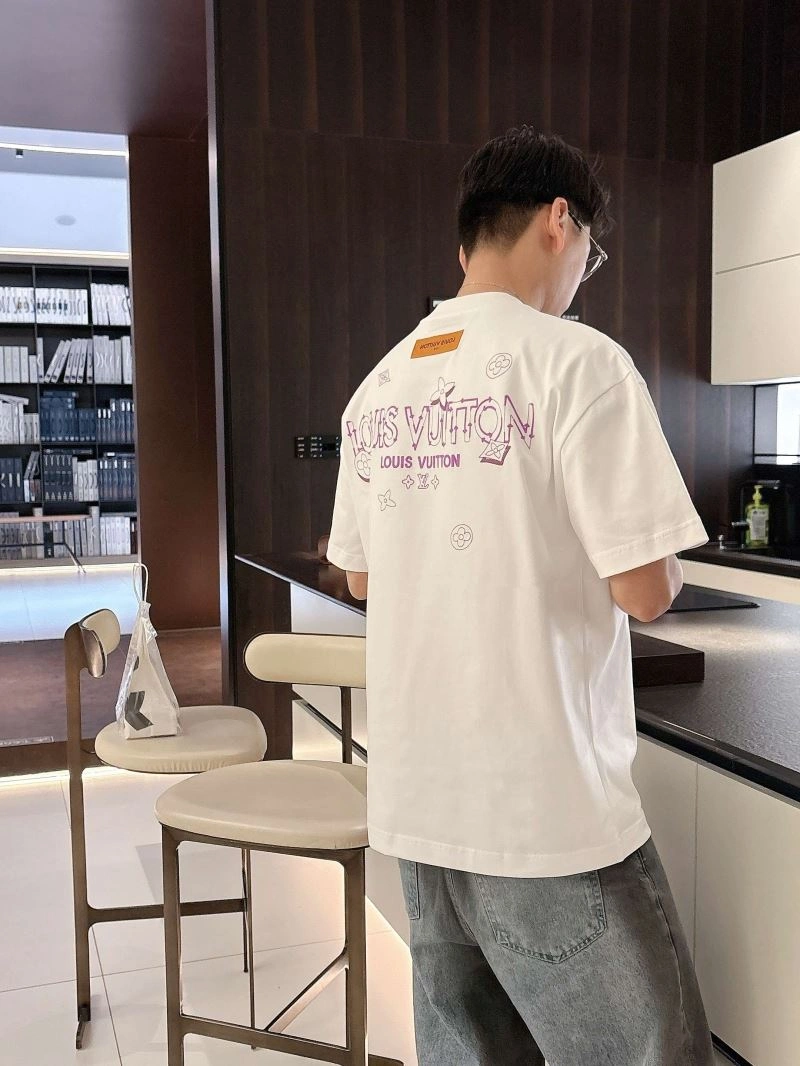 Louis Vuitton T-Shirts FashionForward 133469