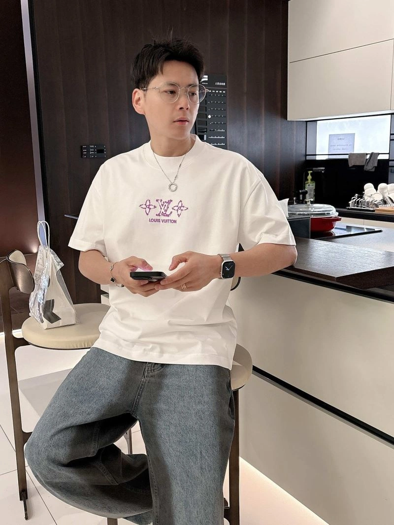 Louis Vuitton T-Shirts FashionForward 133469