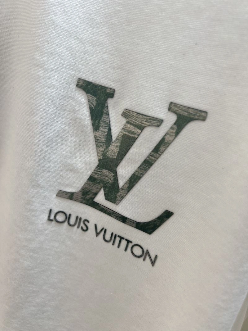 Louis Vuitton T-Shirts Bold 133444