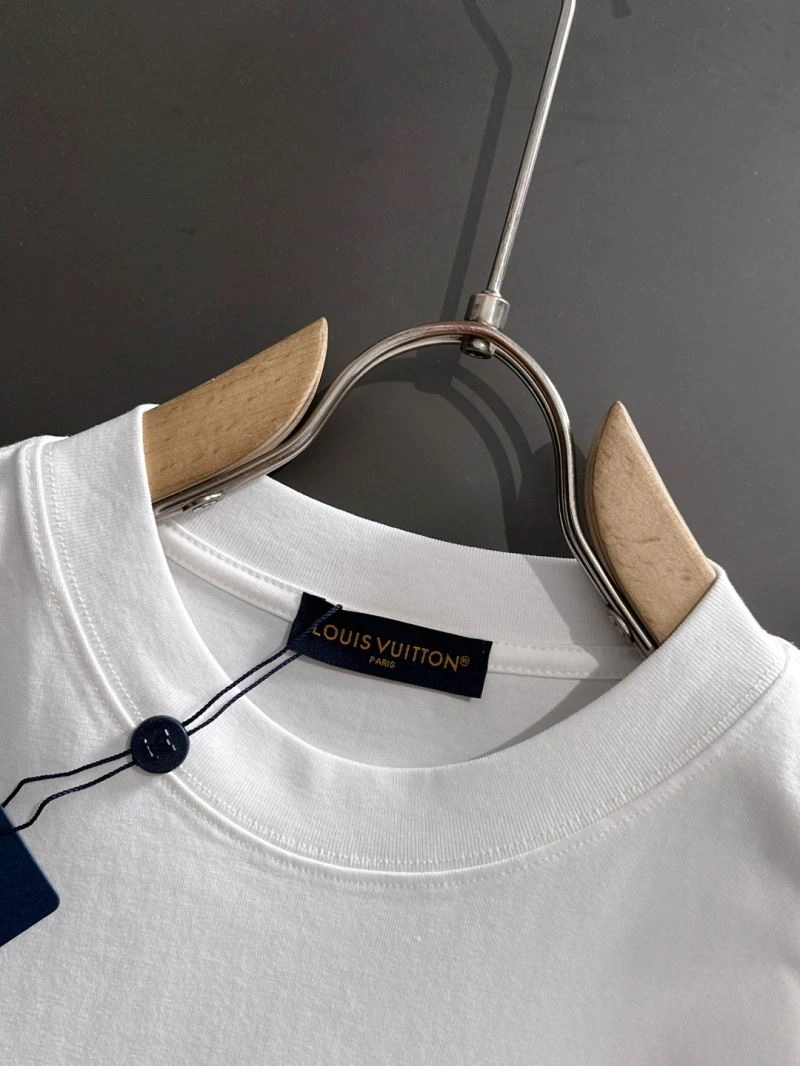 Louis Vuitton T-Shirts Neat 133443