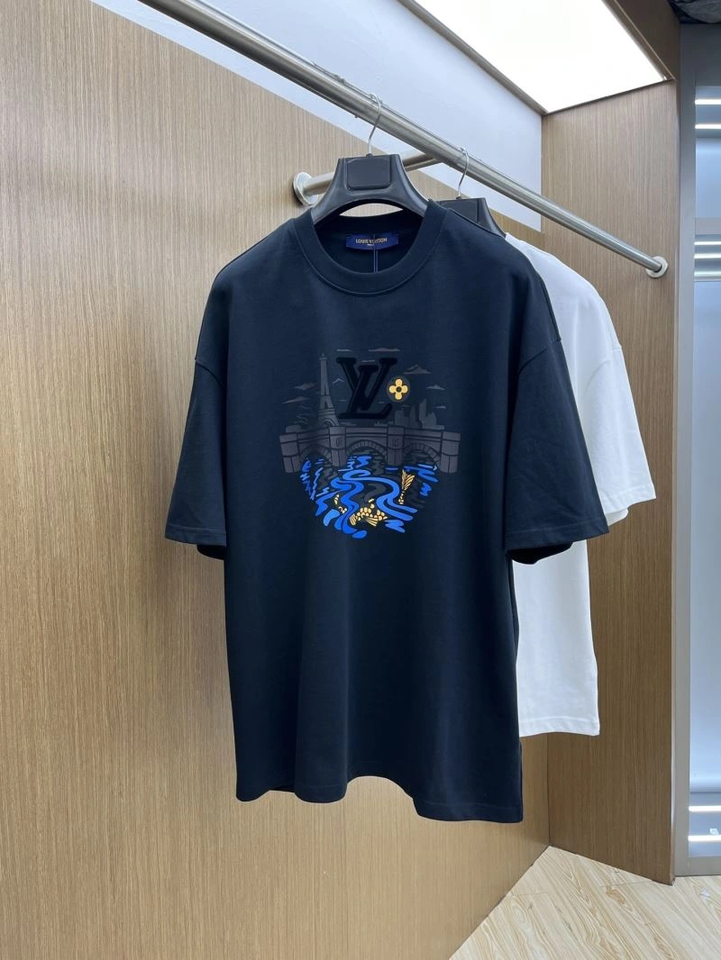 Functional Louis Vuitton T-Shirts 133449