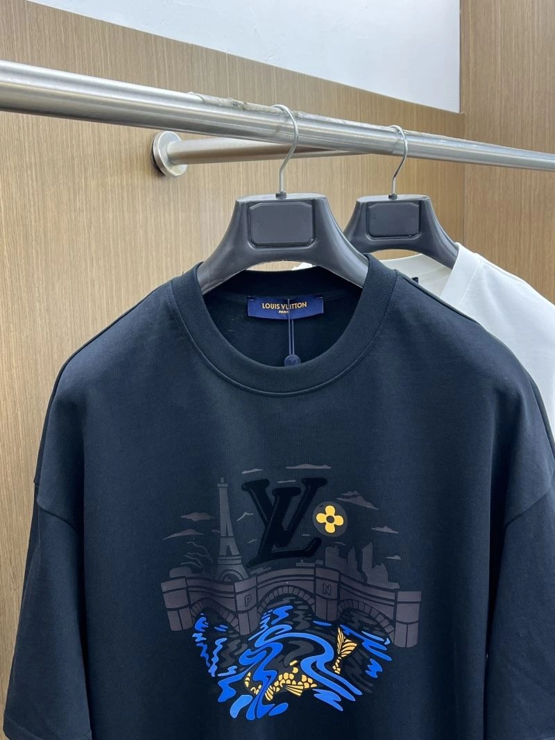 Functional Louis Vuitton T-Shirts 133449