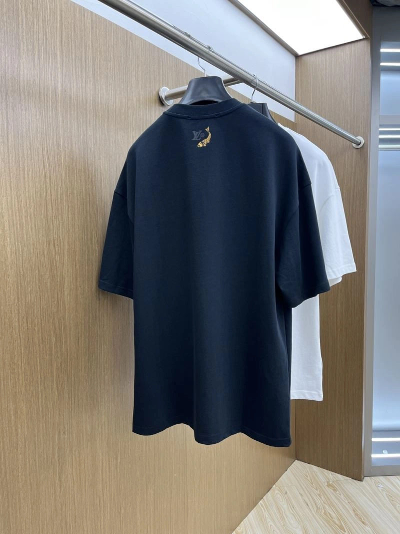 Functional Louis Vuitton T-Shirts 133449