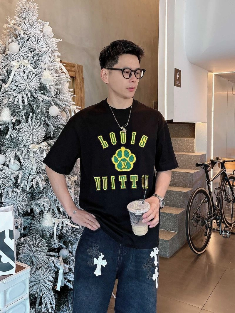 Louis Vuitton T-Shirts Breathable 133465