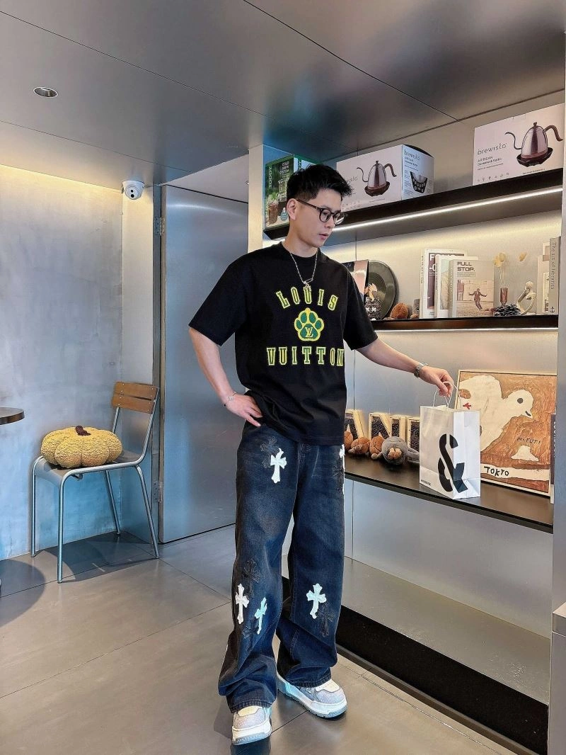 Louis Vuitton T-Shirts Breathable 133465