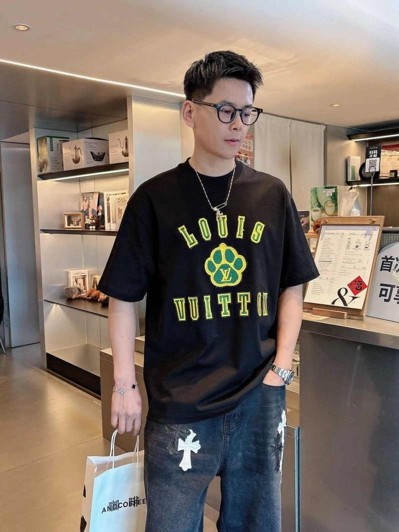 Louis Vuitton T-Shirts Breathable 133465