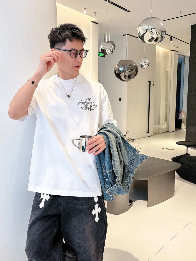Louis Vuitton T-Shirts Trendy 133456