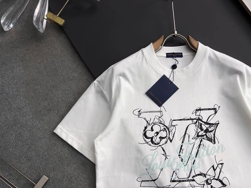 Louis Vuitton T-Shirts Durable 133438