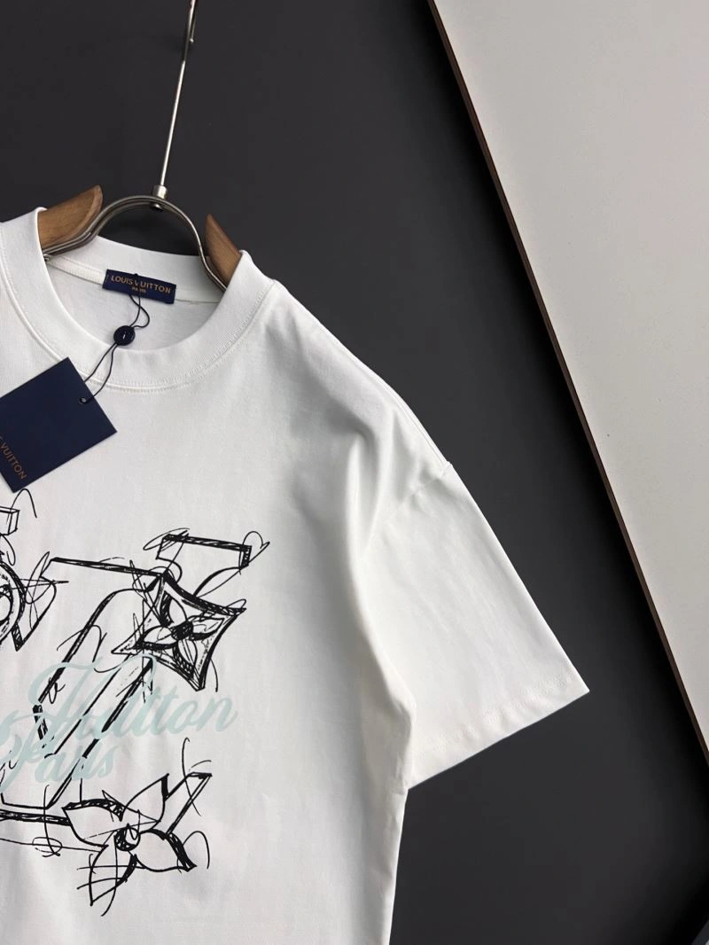Louis Vuitton T-Shirts Durable 133438