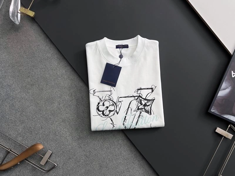Louis Vuitton T-Shirts Durable 133438
