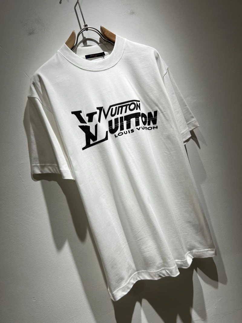 Contemporary Louis Vuitton T-Shirts 133429