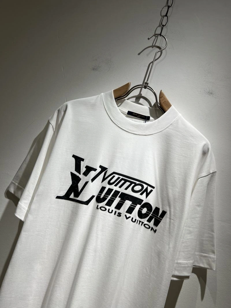 Contemporary Louis Vuitton T-Shirts 133429