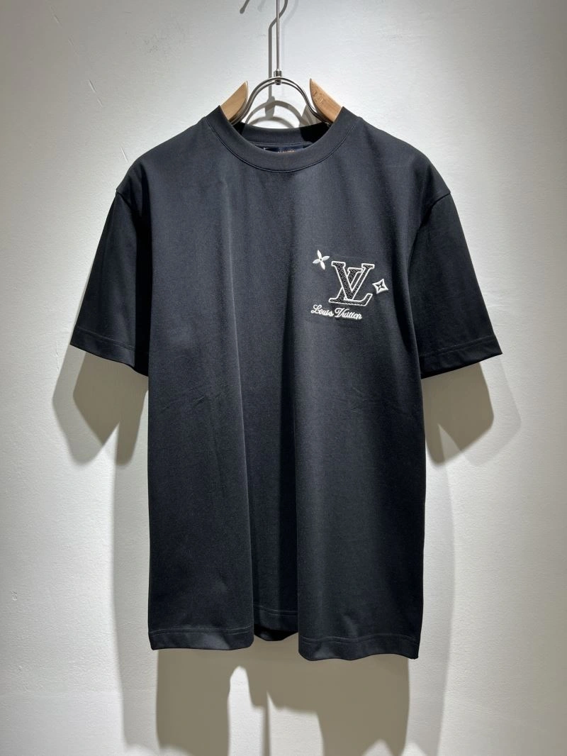 Modern Louis Vuitton T-Shirts 133426