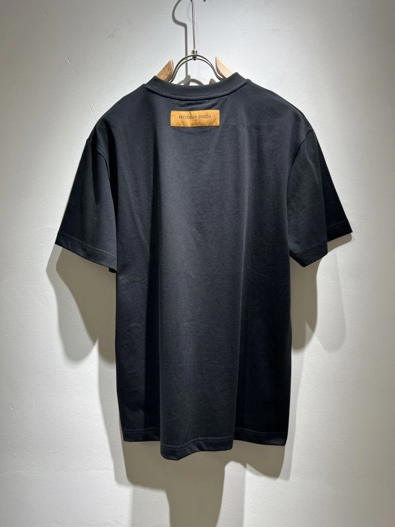 Modern Louis Vuitton T-Shirts 133426