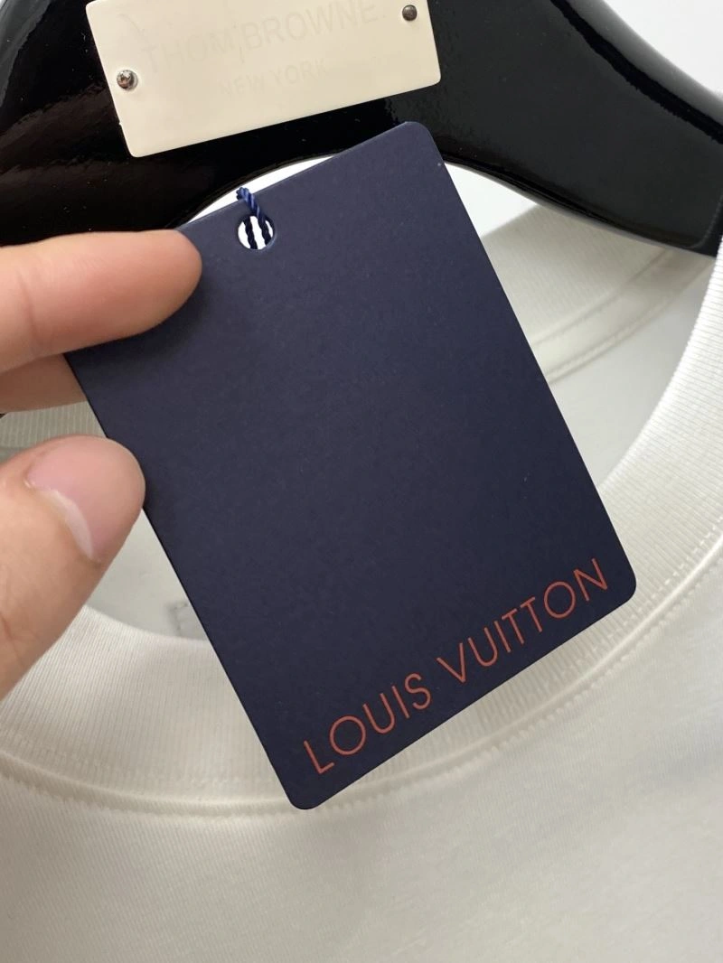 Louis Vuitton T-Shirts Youthful 133407