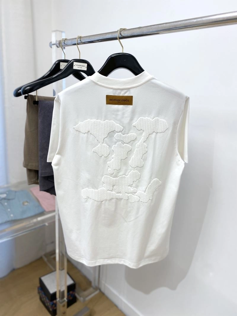Louis Vuitton T-Shirts Youthful 133407