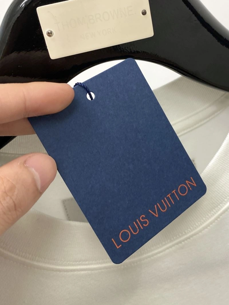 AllSeason Louis Vuitton T-Shirts 133415