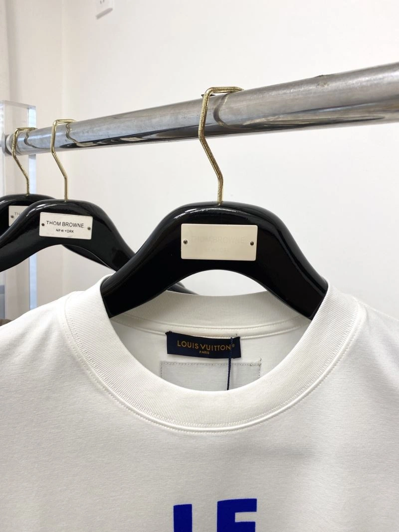 Louis Vuitton T-Shirts Lightweight 133419