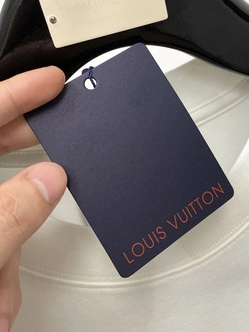 Louis Vuitton T-Shirts Lightweight 133419