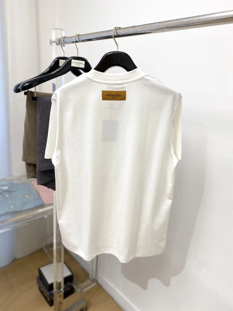 Louis Vuitton T-Shirts Lightweight 133419
