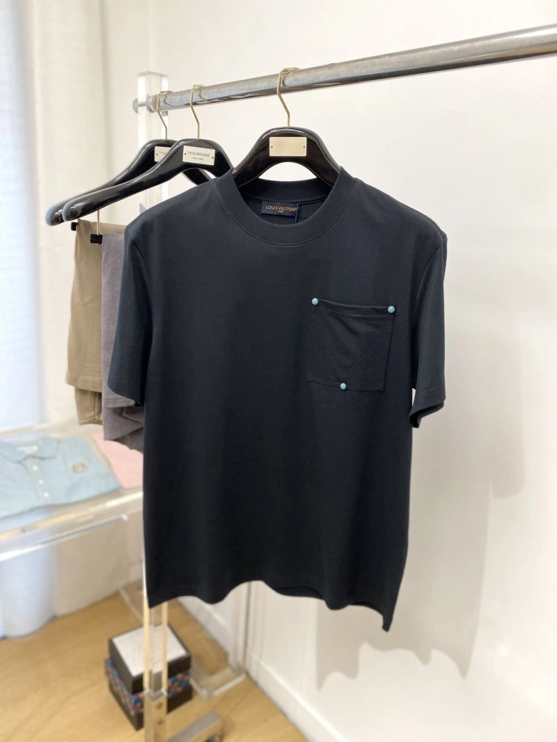 Louis Vuitton T-Shirts Youthful 133397