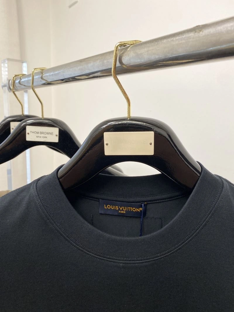 Louis Vuitton T-Shirts Youthful 133397