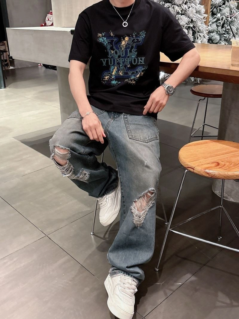 UrbanChic Louis Vuitton T-Shirts 133400