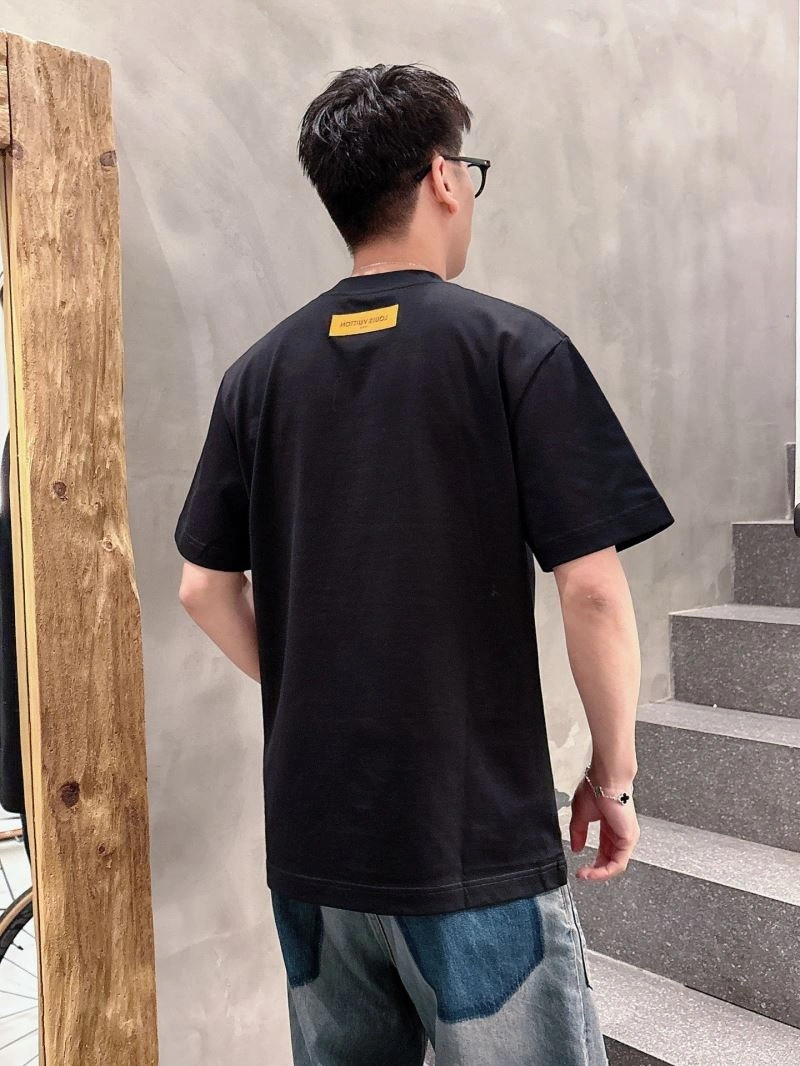UrbanChic Louis Vuitton T-Shirts 133400