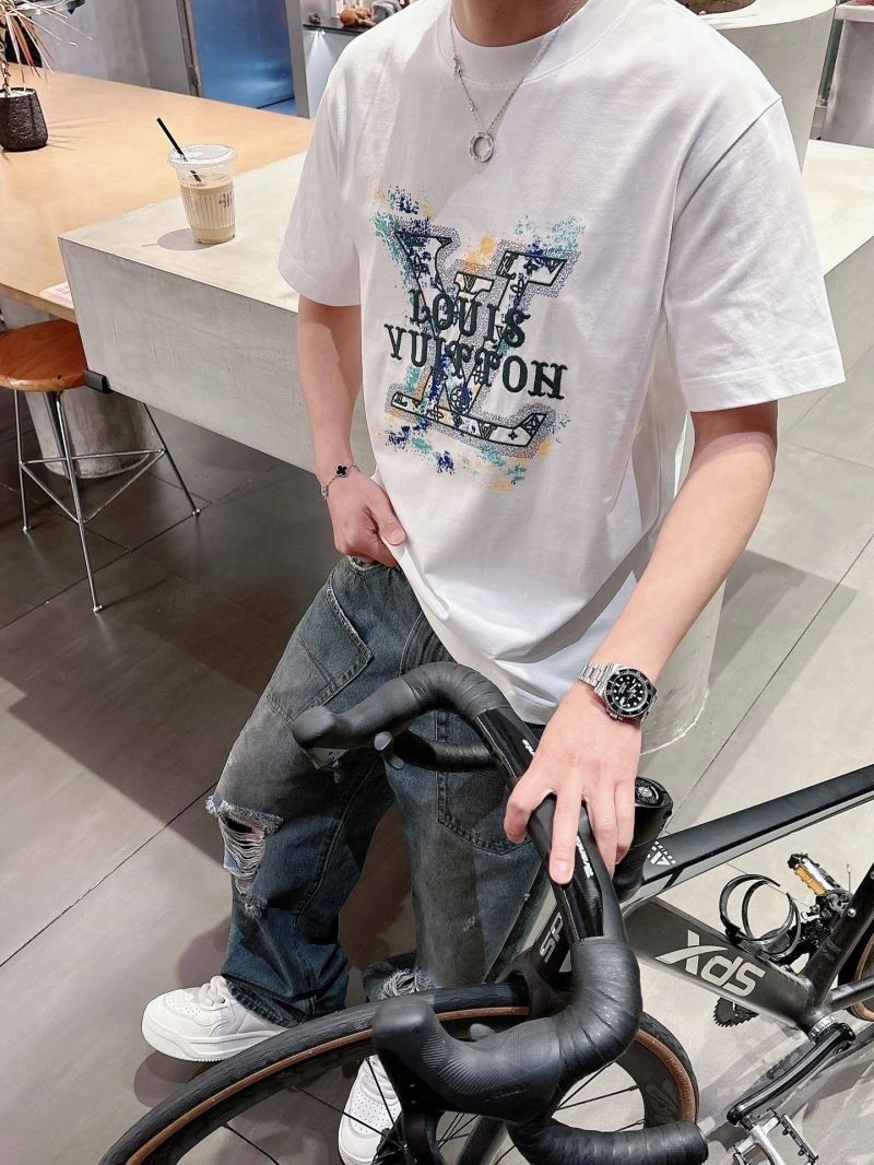 Louis Vuitton T-Shirts Affordable 133417