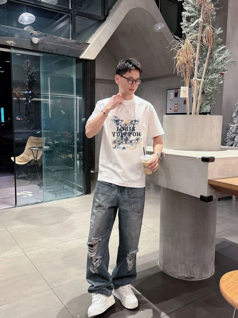 Louis Vuitton T-Shirts Affordable 133417