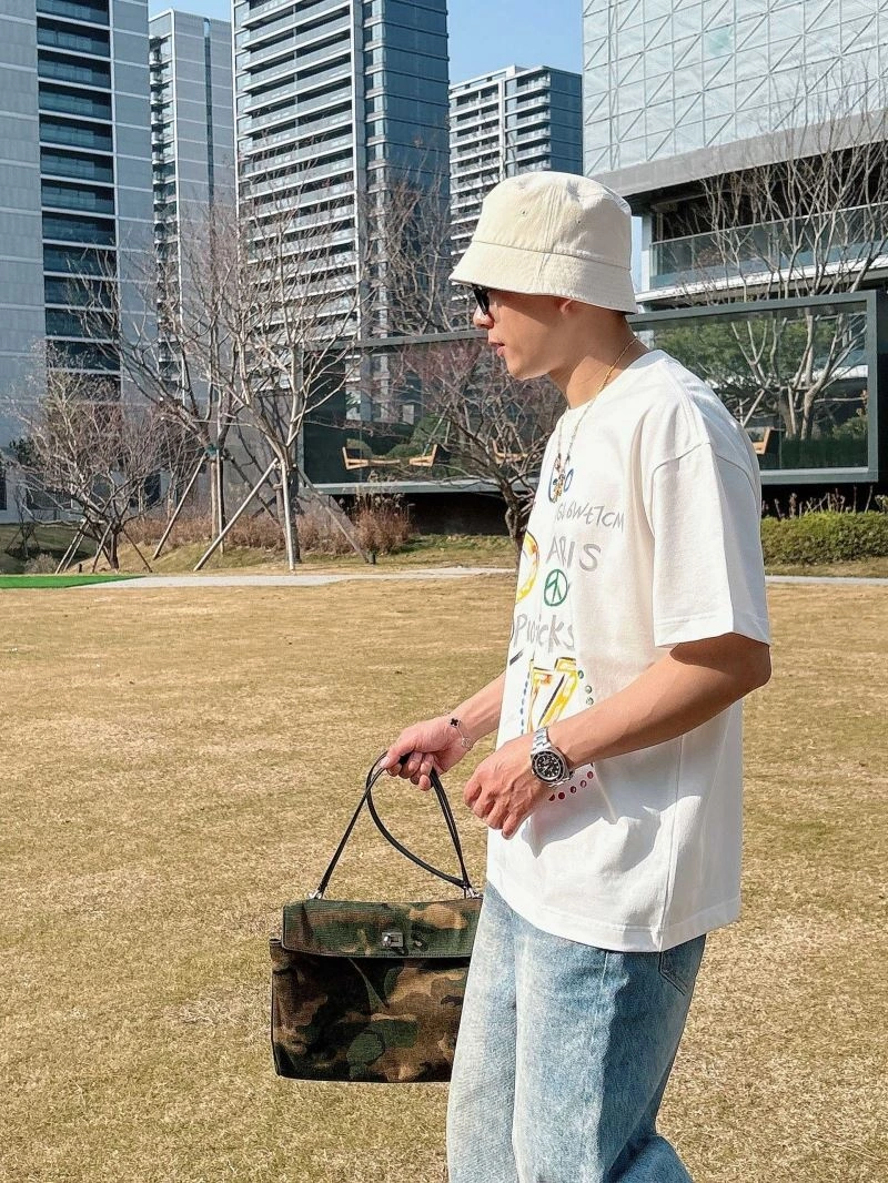 Louis Vuitton T-Shirts Sustainable 133422