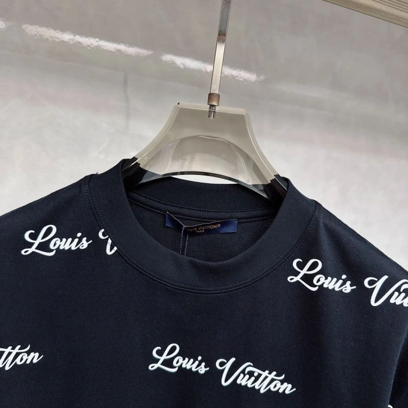Elegant Louis Vuitton T-Shirts 133402