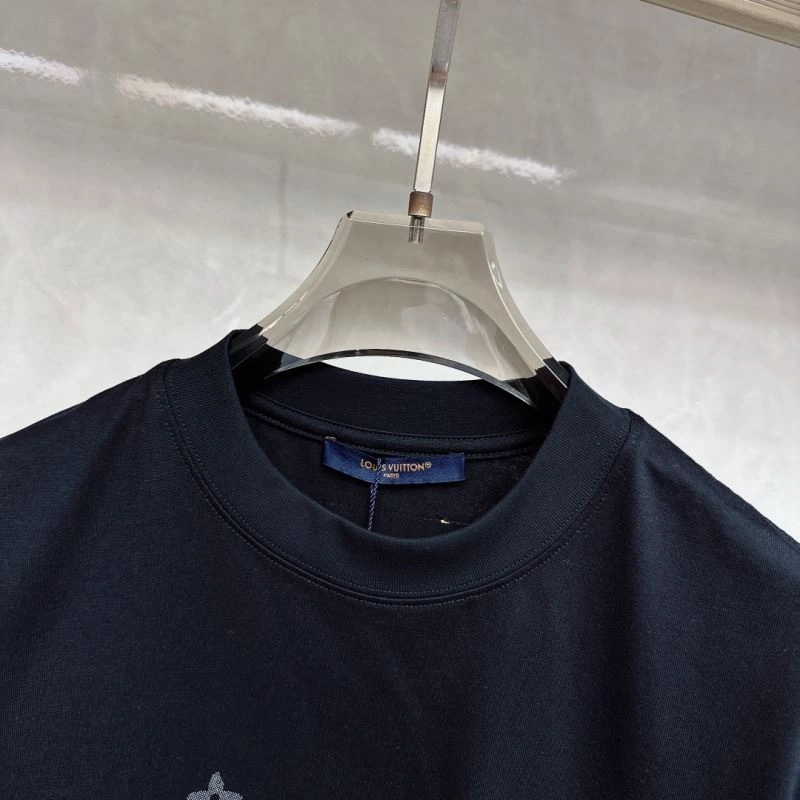 Louis Vuitton T-Shirts Chic 133396