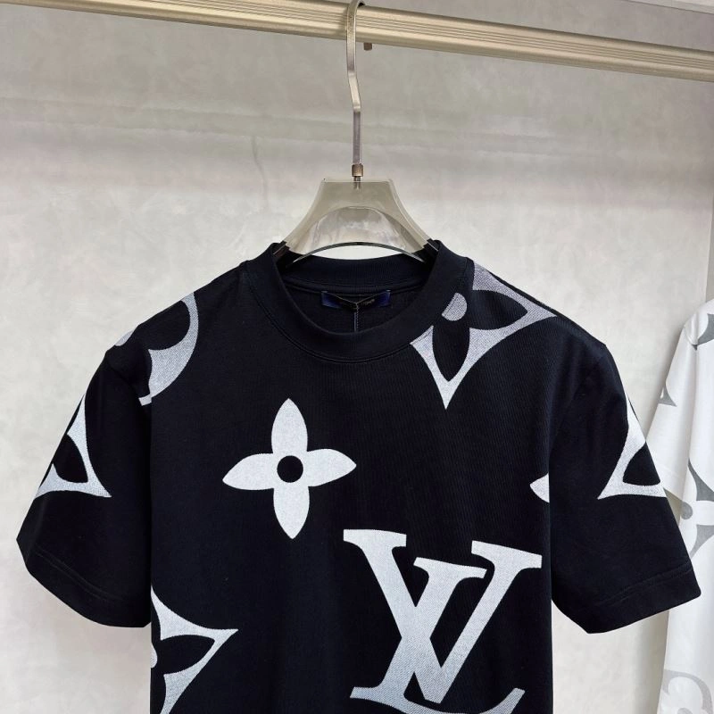 Louis Vuitton T-Shirts Flexible 133427