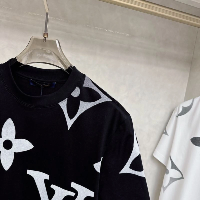 Louis Vuitton T-Shirts Flexible 133427