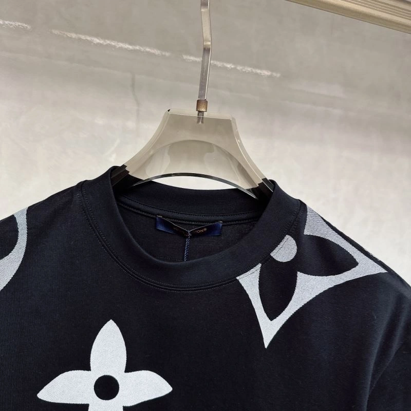 Louis Vuitton T-Shirts Flexible 133427
