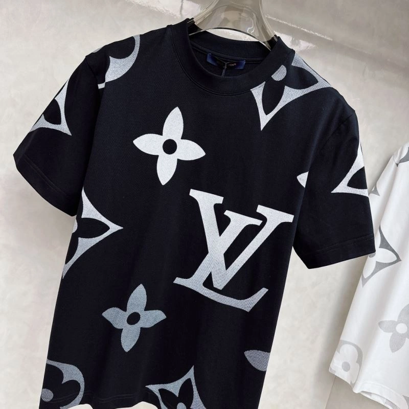 Louis Vuitton T-Shirts Flexible 133427