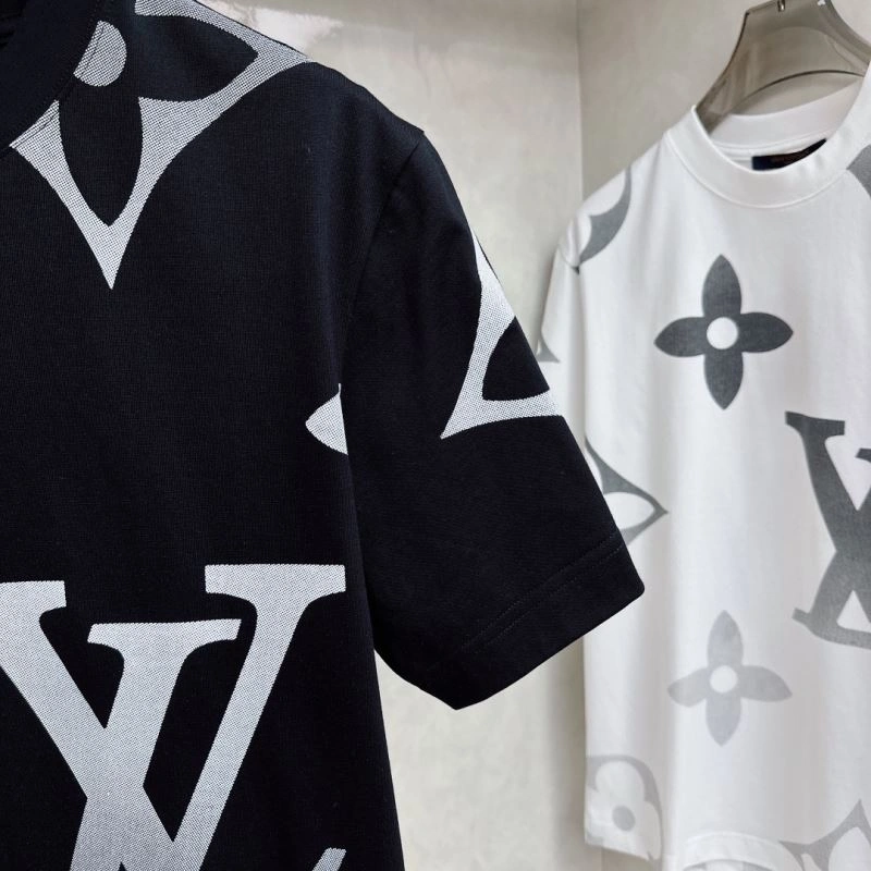 Louis Vuitton T-Shirts Flexible 133427