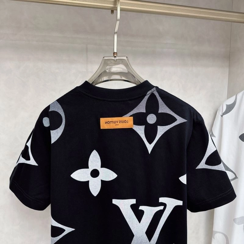 Louis Vuitton T-Shirts Flexible 133427