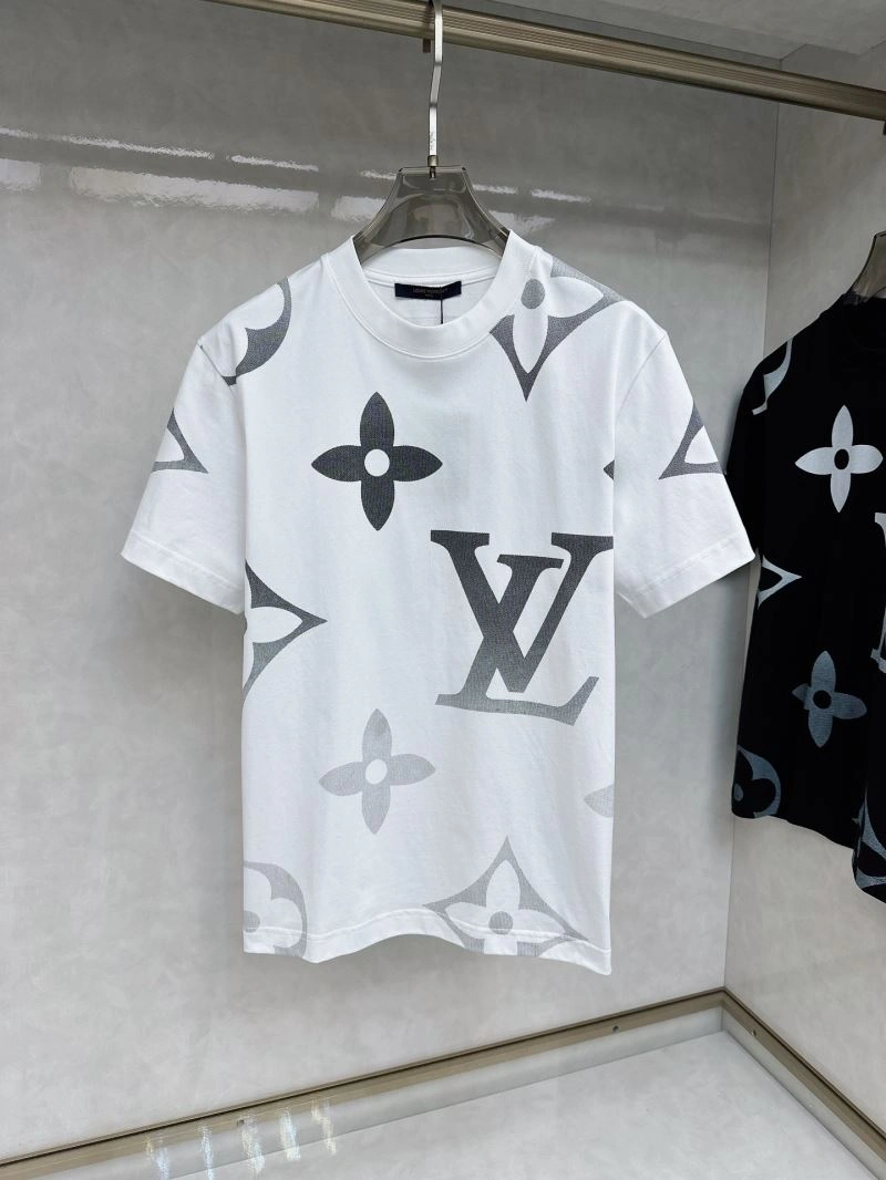Louis Vuitton T-Shirts Lightweight 133414
