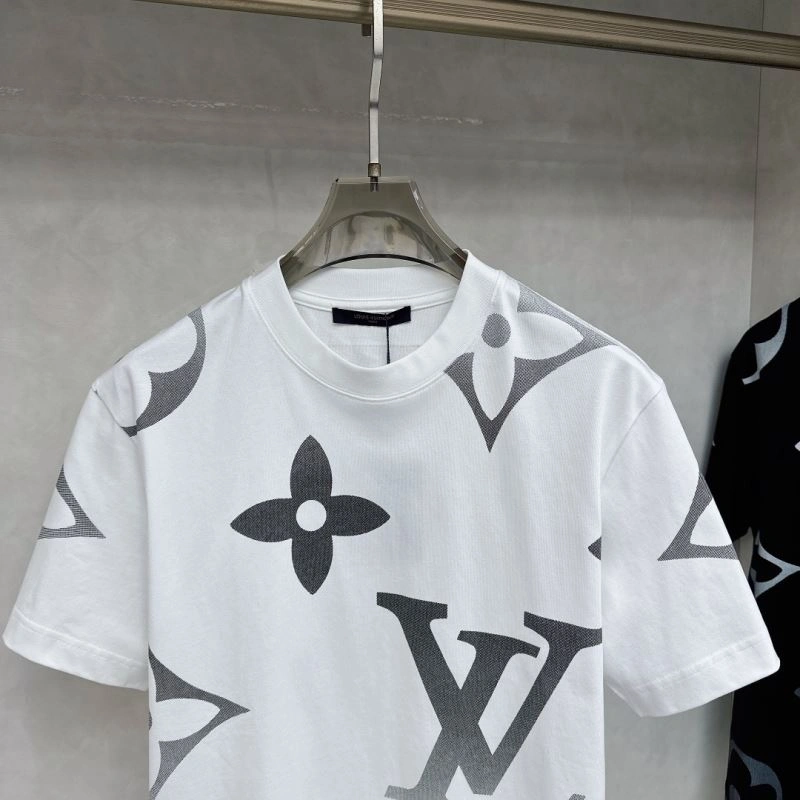 Louis Vuitton T-Shirts Lightweight 133414