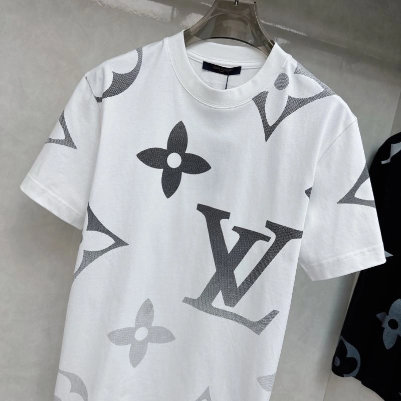 Louis Vuitton T-Shirts Lightweight 133414